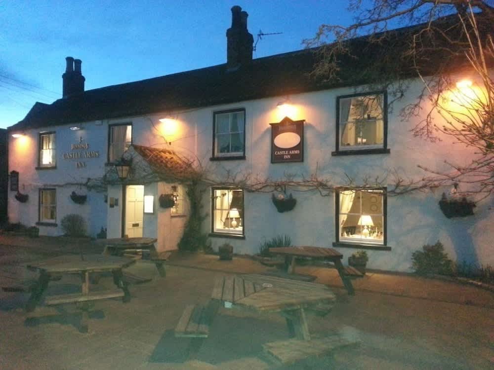 The Castle Arms Inn 1