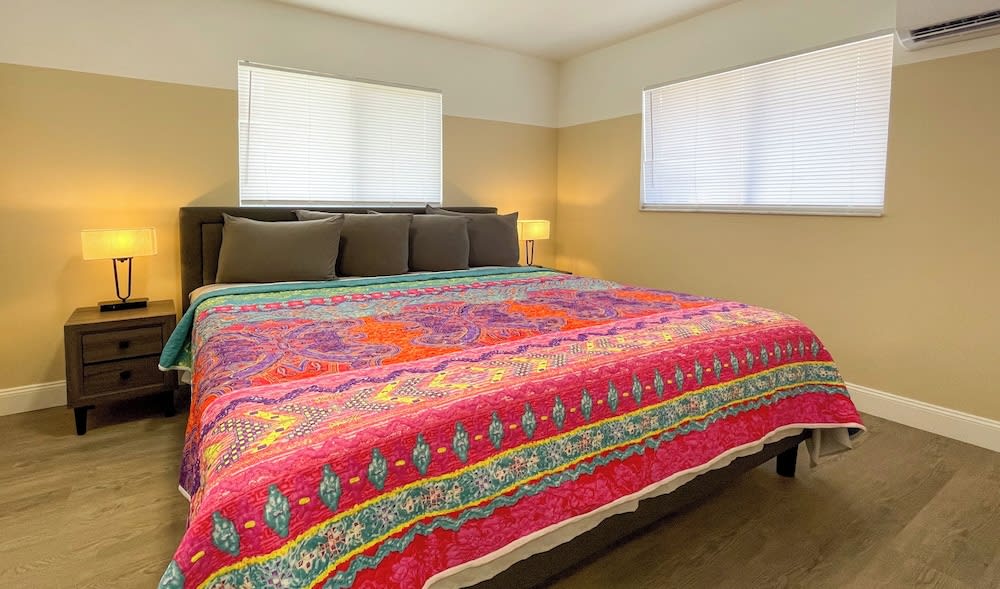 Lazy Cuckoo Inn - Sleek and Stylish Studio Apartments 2