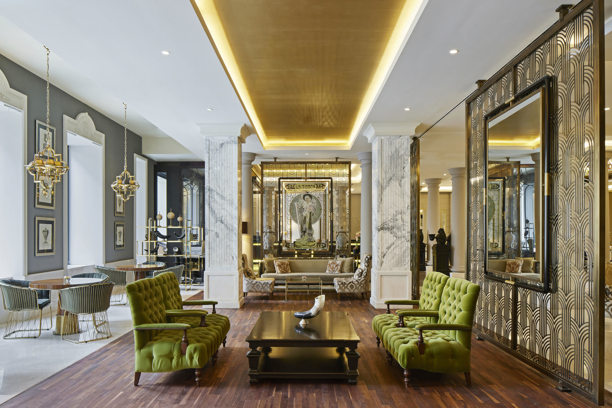 TITANIC Gendarmenmarkt Berlin 1