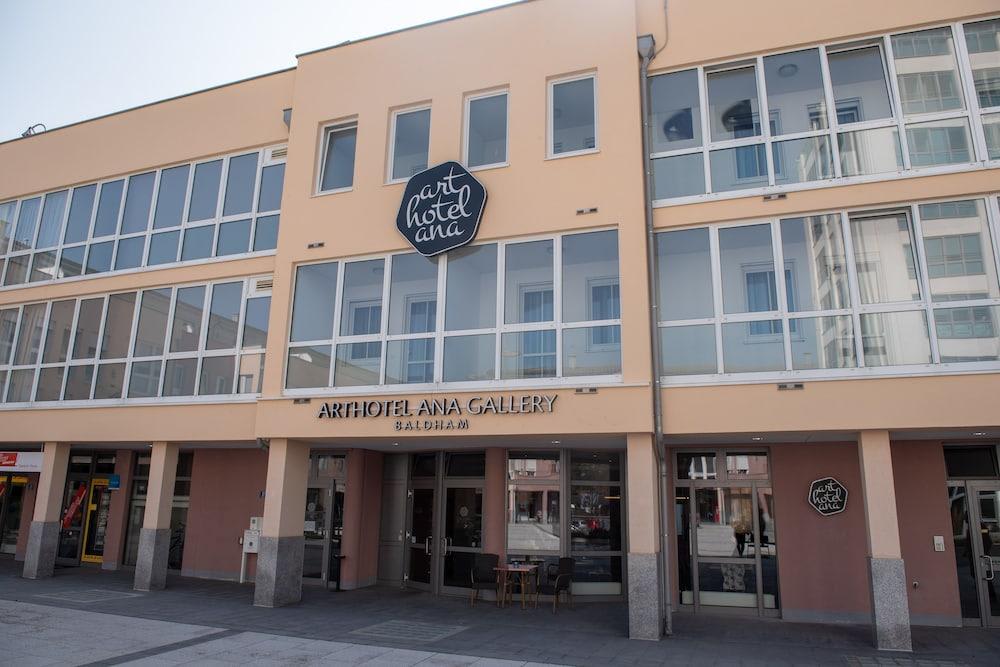 Arthotel Ana Gallery 1