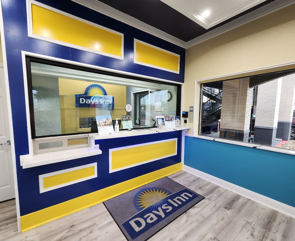 Days Inn by Wyndham Dickinson TX 2