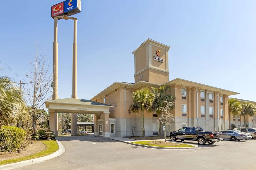 Comfort Inn & Suites Charleston Airport Convention Center 1