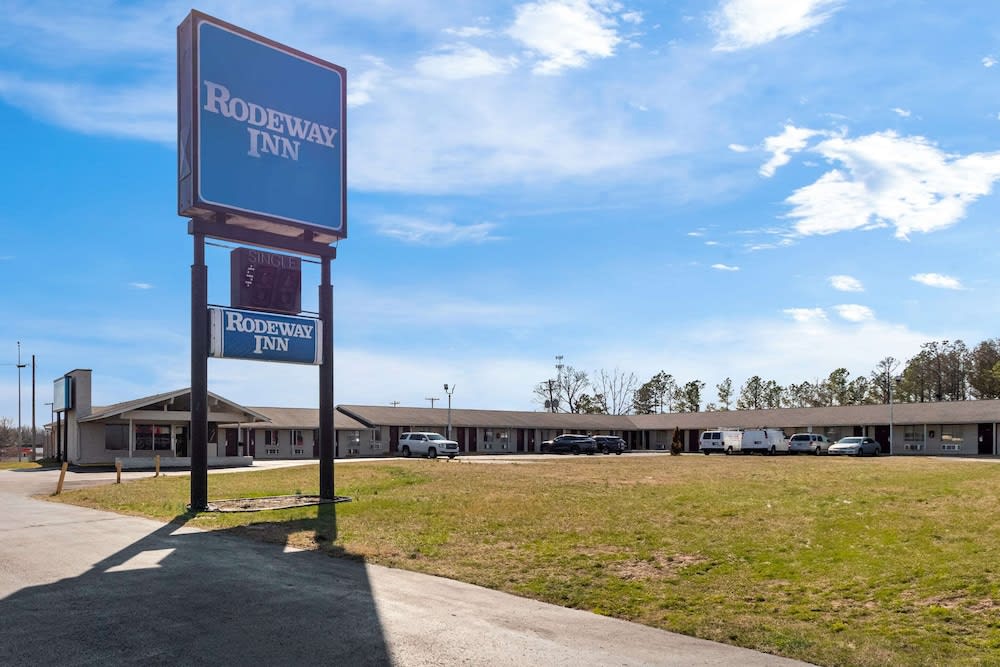 Rodeway Inn Dickson 1