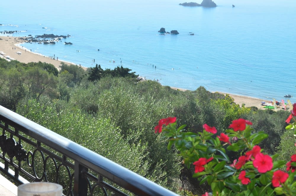 Apartments with swimming pool and sea view - Pelekas Beach 2