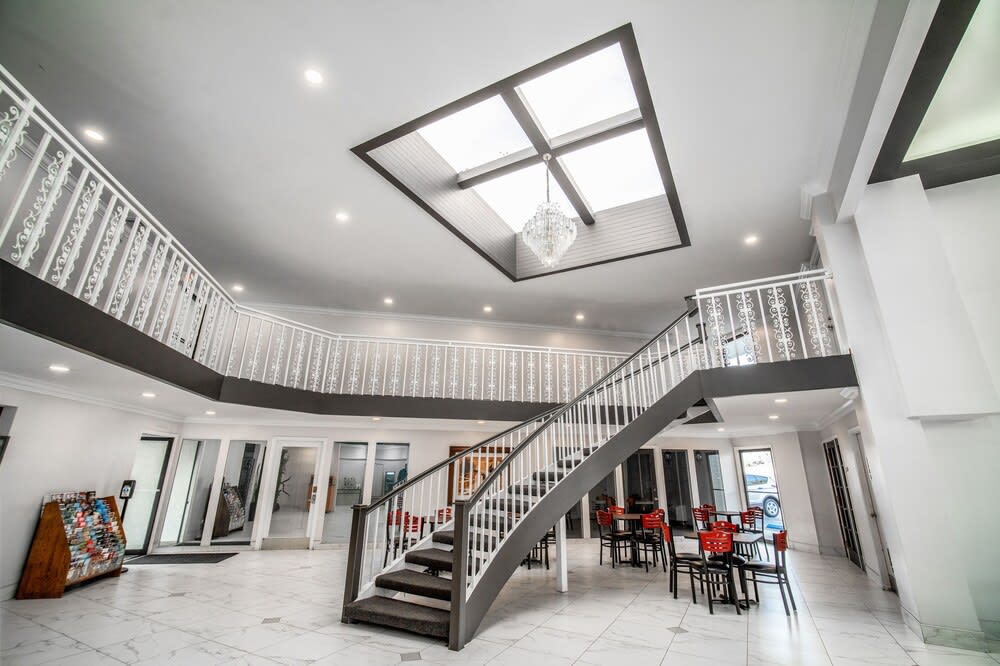 The Buena Park Hotel & Suites 5