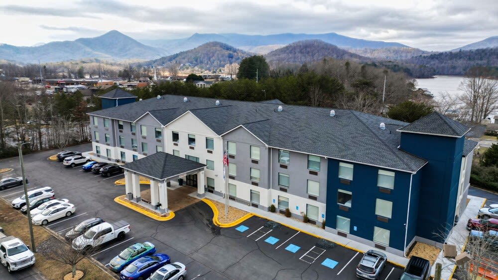 Holiday Inn Express & Suites HIAWASSEE by IHG 1