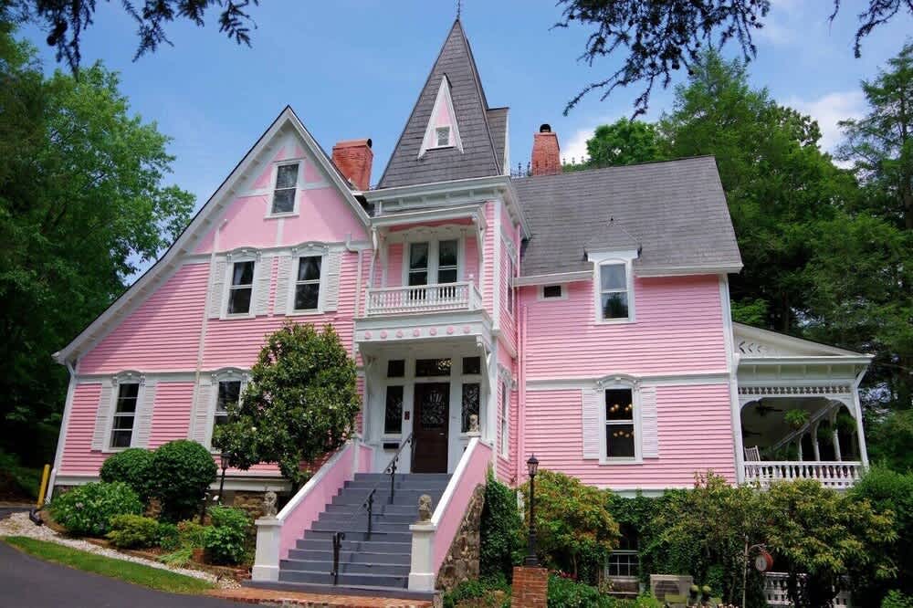 Cedar Crest Inn 1