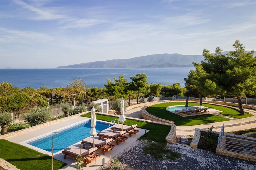 Cavos Boutique Homes 1