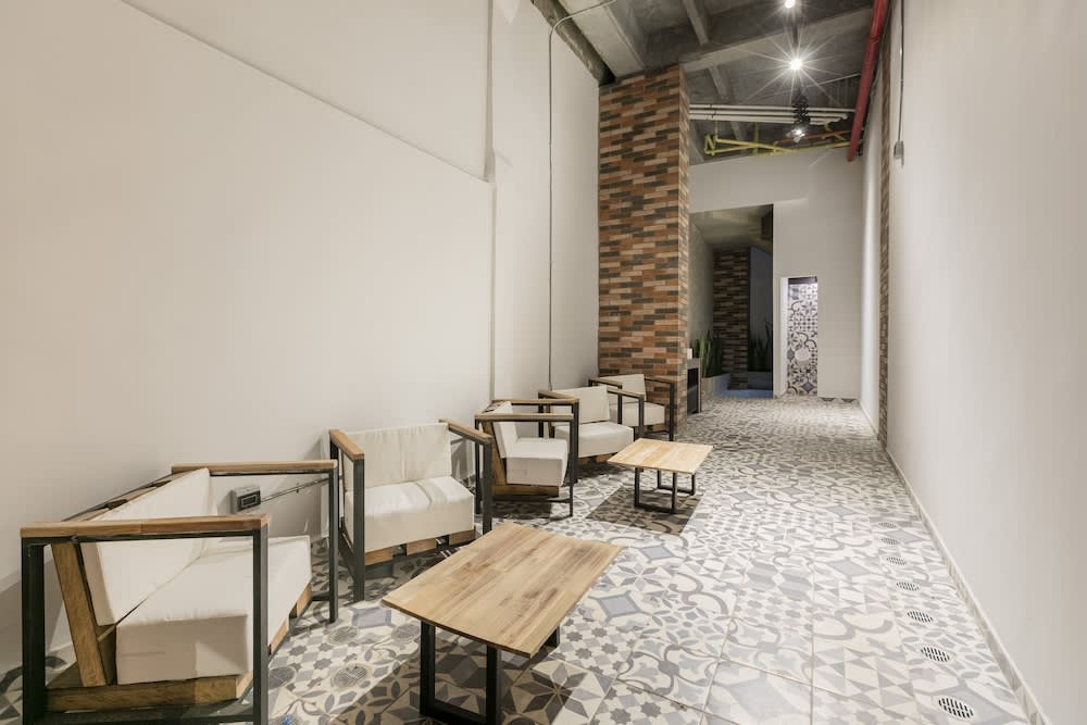 Hotel Appartments con Piscina 2