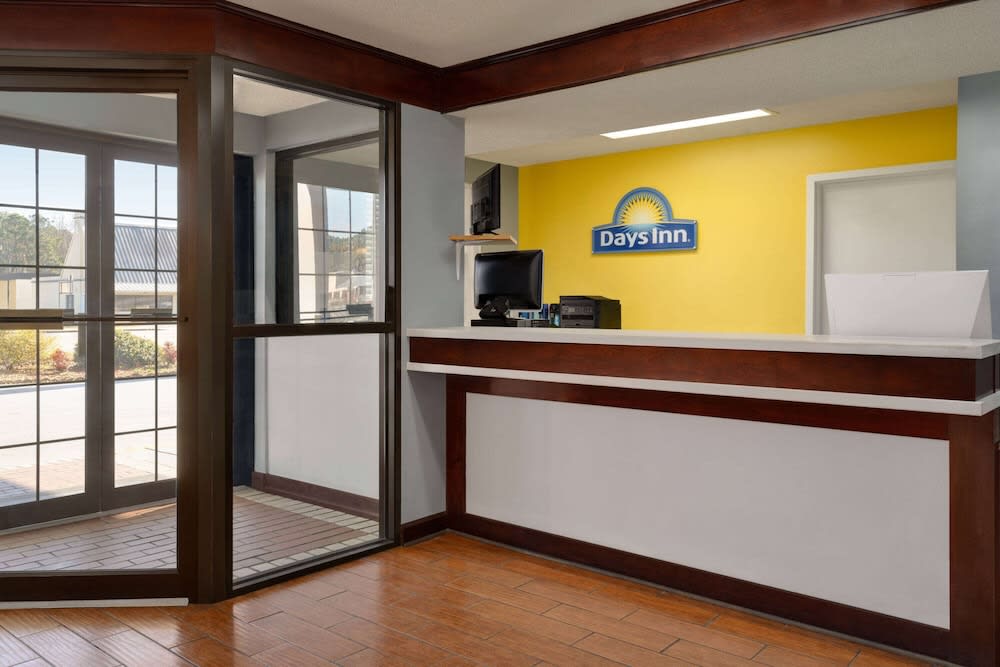 Days Inn by Wyndham Dillon 2