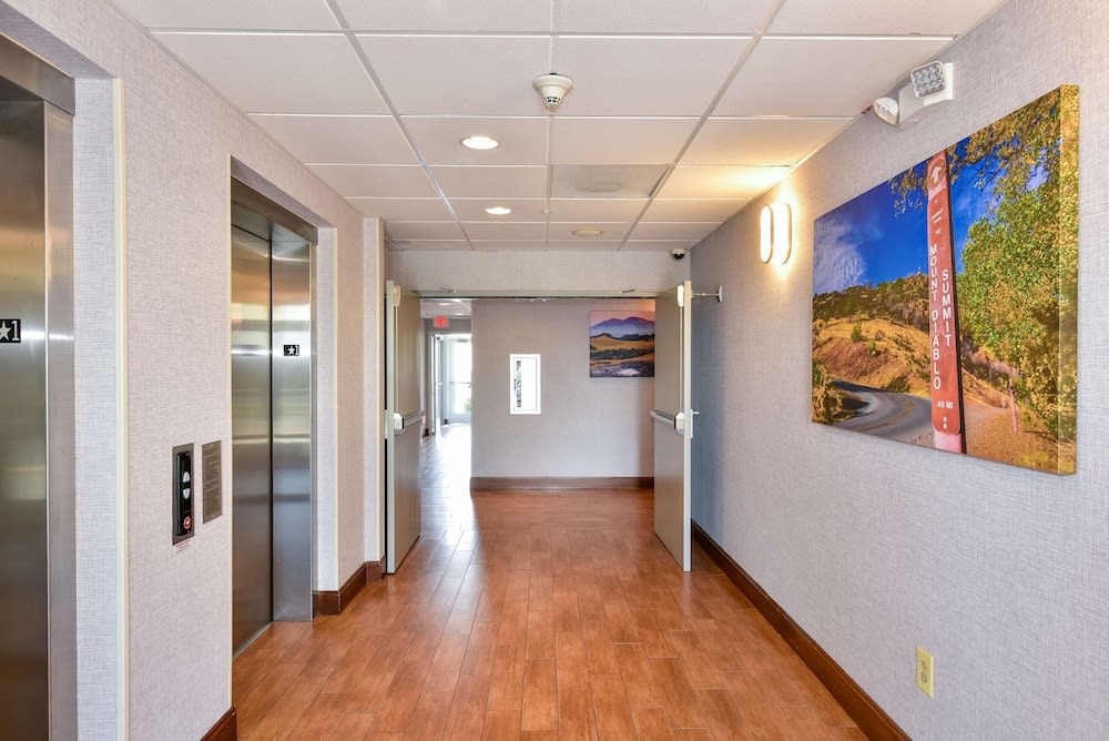 Hampton Inn & Suites Pittsburg, CA 4