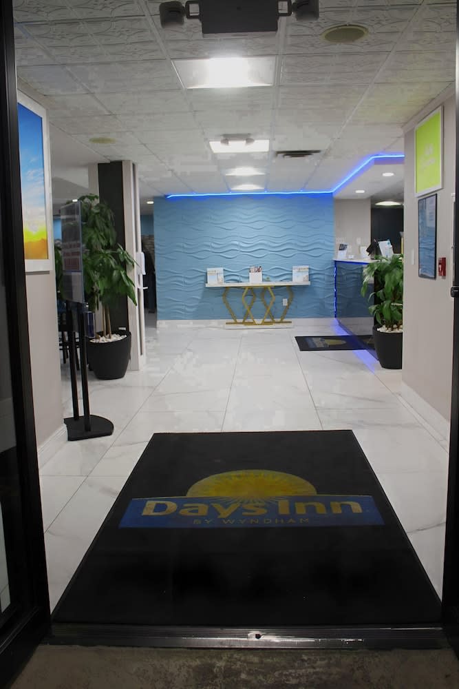 Days Inn by Wyndham Marianna 2