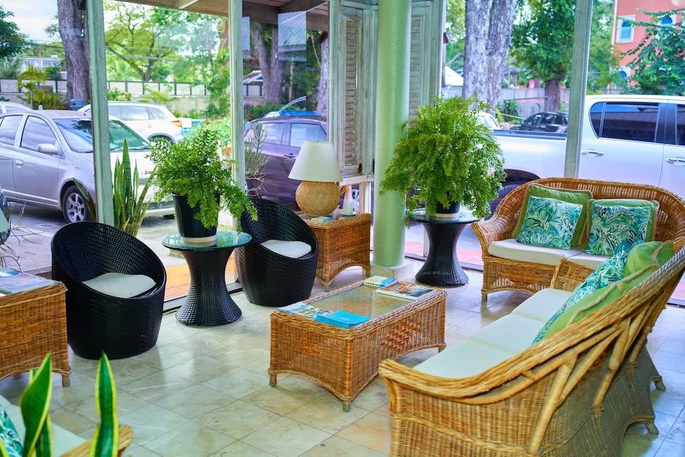 Tropical Sunset Beach Apartment Hotel 2