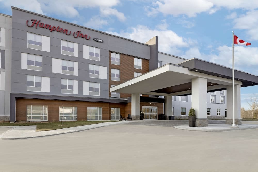 Hampton Inn By Hilton Cornwall 1