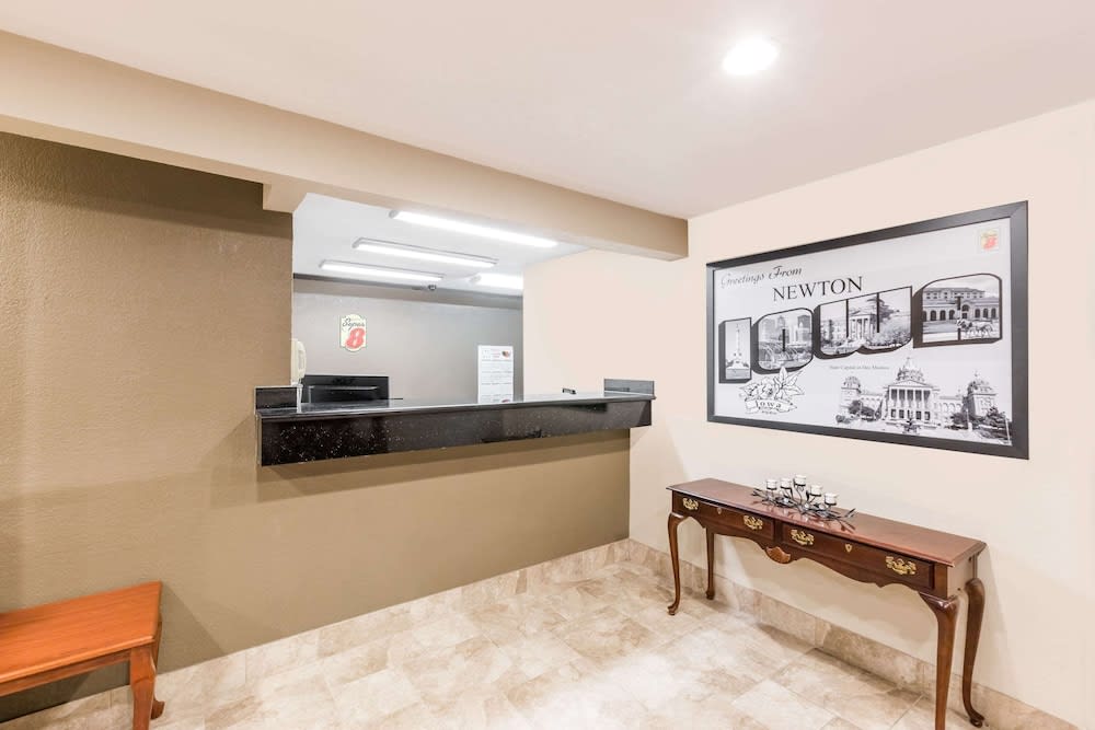 Super 8 by Wyndham Newton 2