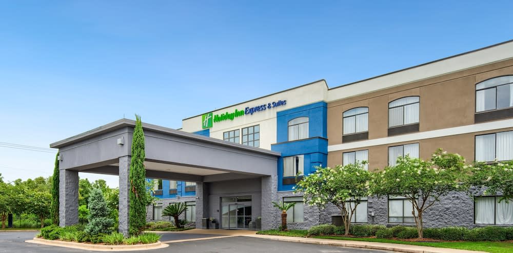 Holiday Inn Express & Suites MOBILE – I-65 by IHG 1