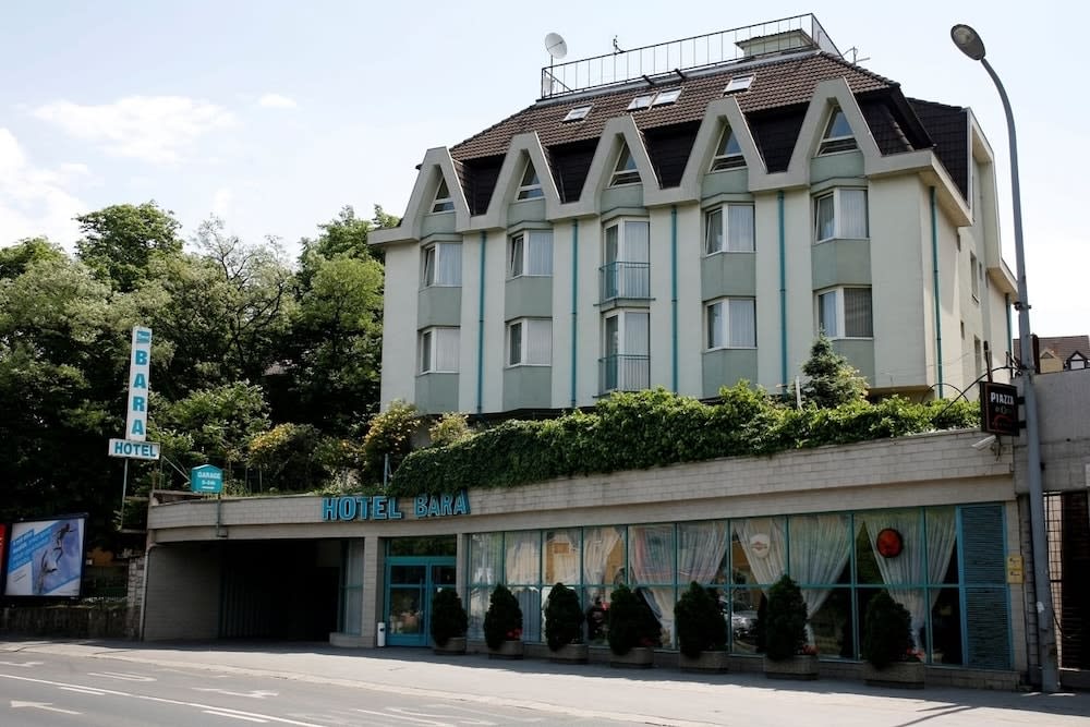Hotel Bara Junior 1