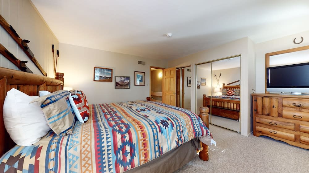 Tamarack Townhomes - CoralTree Residence Collection 5