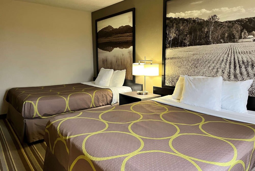 Super 8 by Wyndham Gas City Marion Area 2