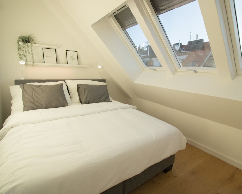 Stylish & Modern Apartment 1