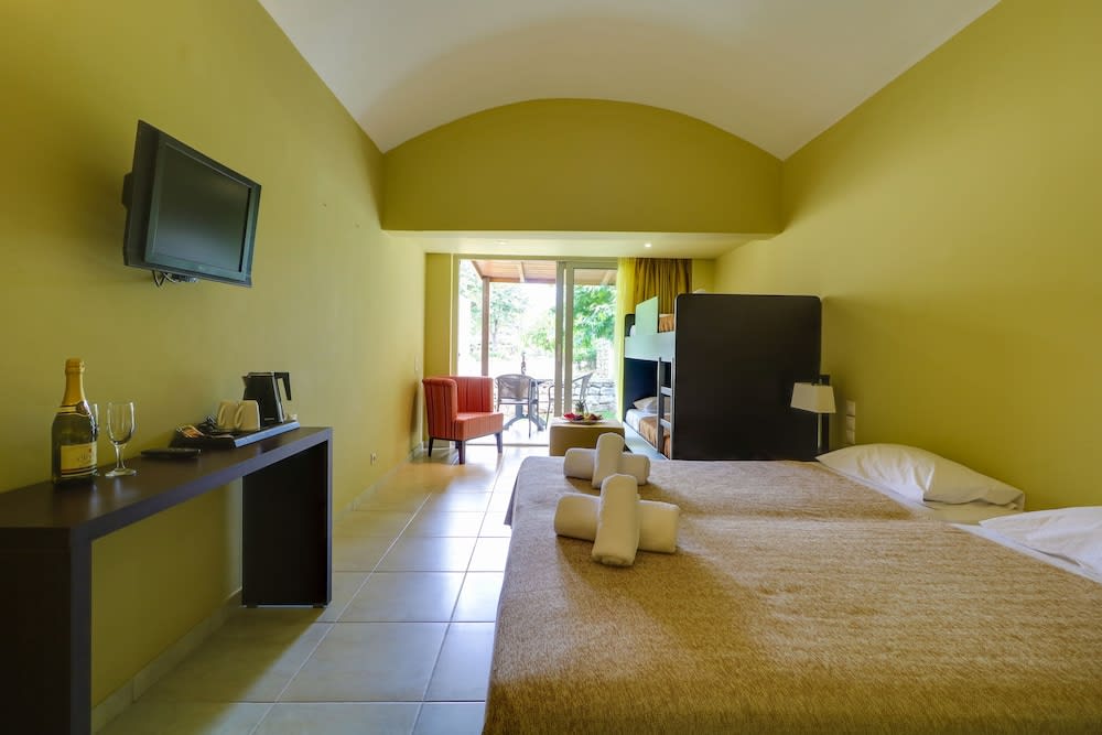 Olympian Bay Grand Resort 4