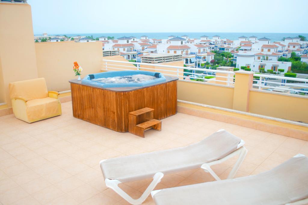 Advise Hotels Reina 2