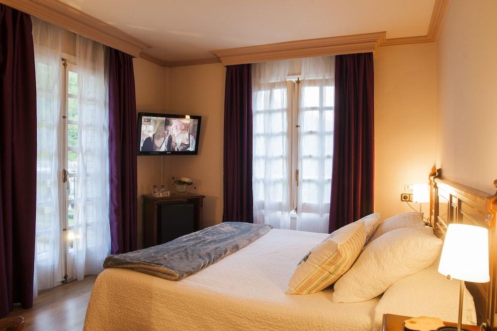 EDELWEISS CAMPRODON HOTEL 3