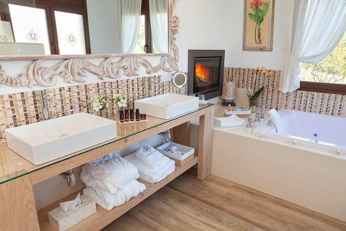 El Racó de Madremanya - Adults only 4