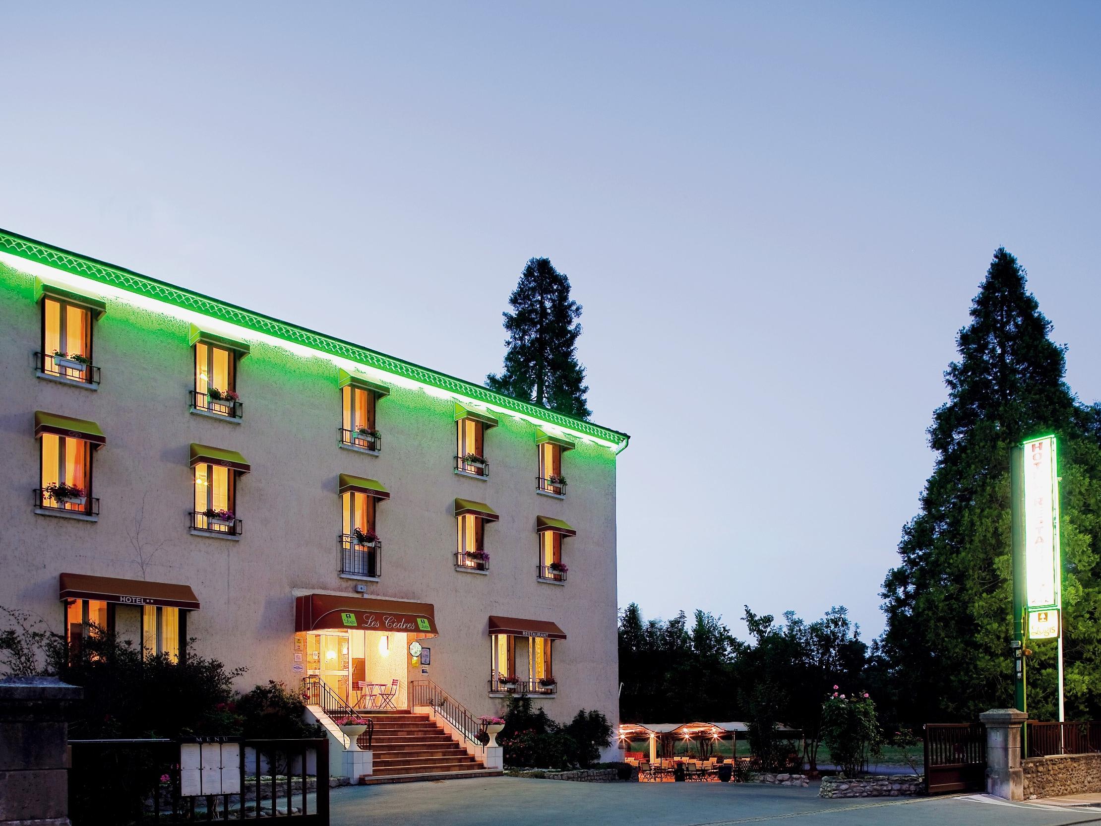 Logis Hôtel Restaurant Les Cèdres 1