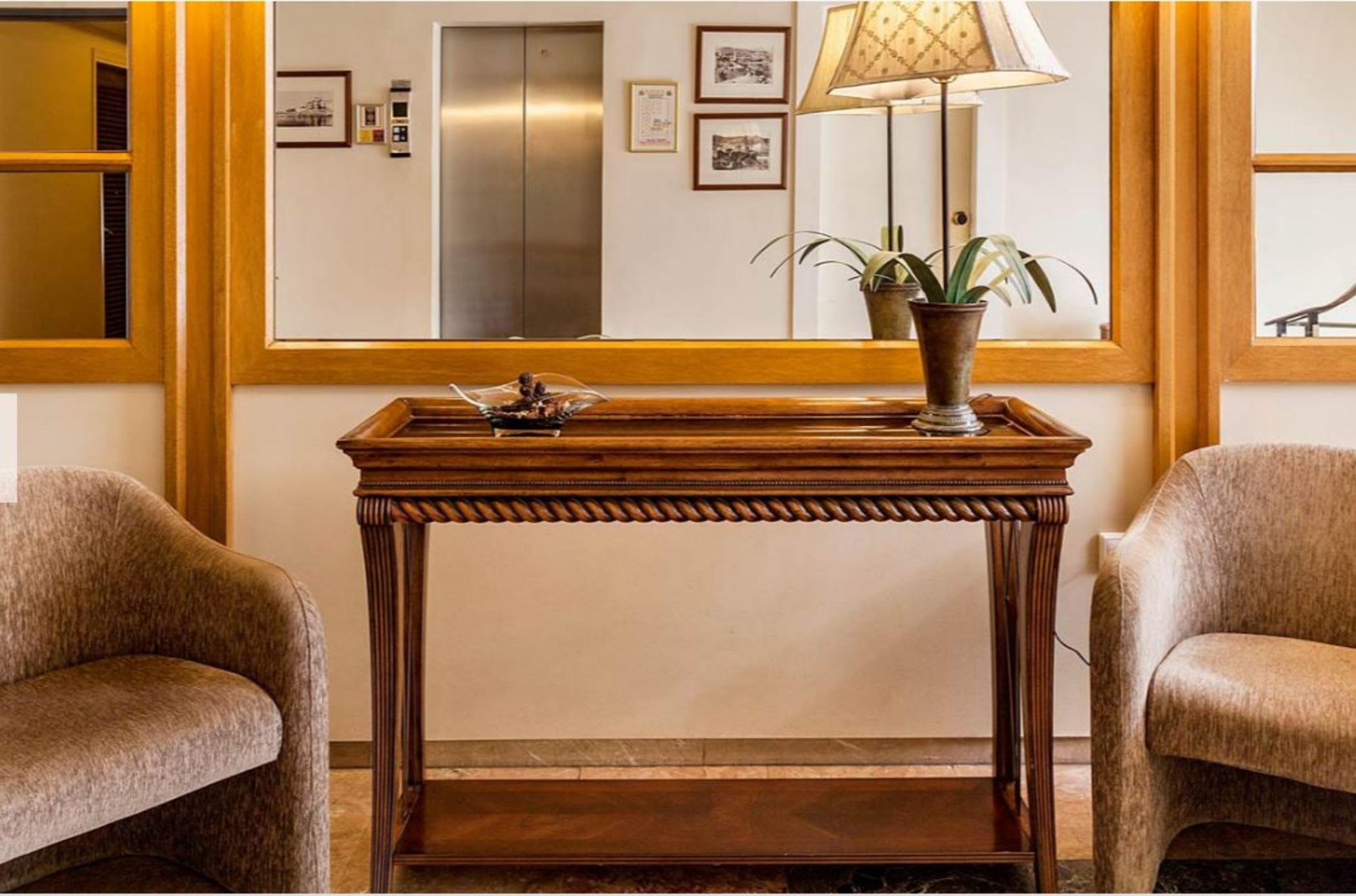 Coral Hotel Athens 4