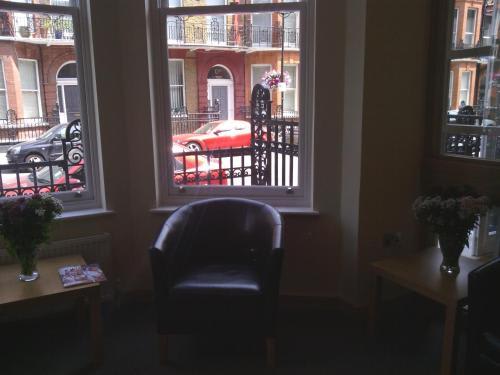 Regency Hotel Parkside 2