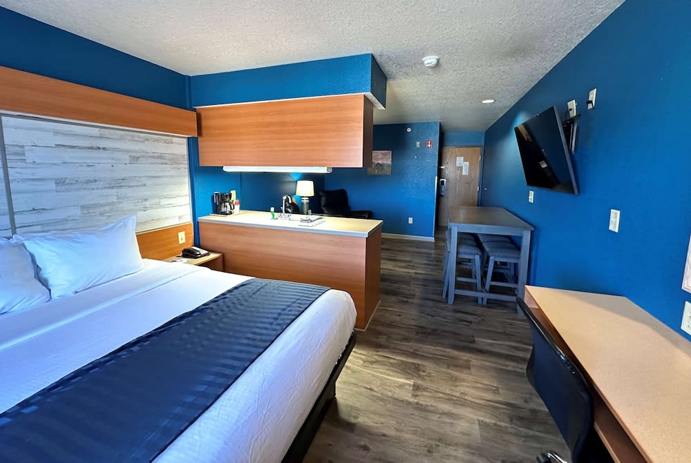 Microtel Inn & Suites by Wyndham Tomah 1