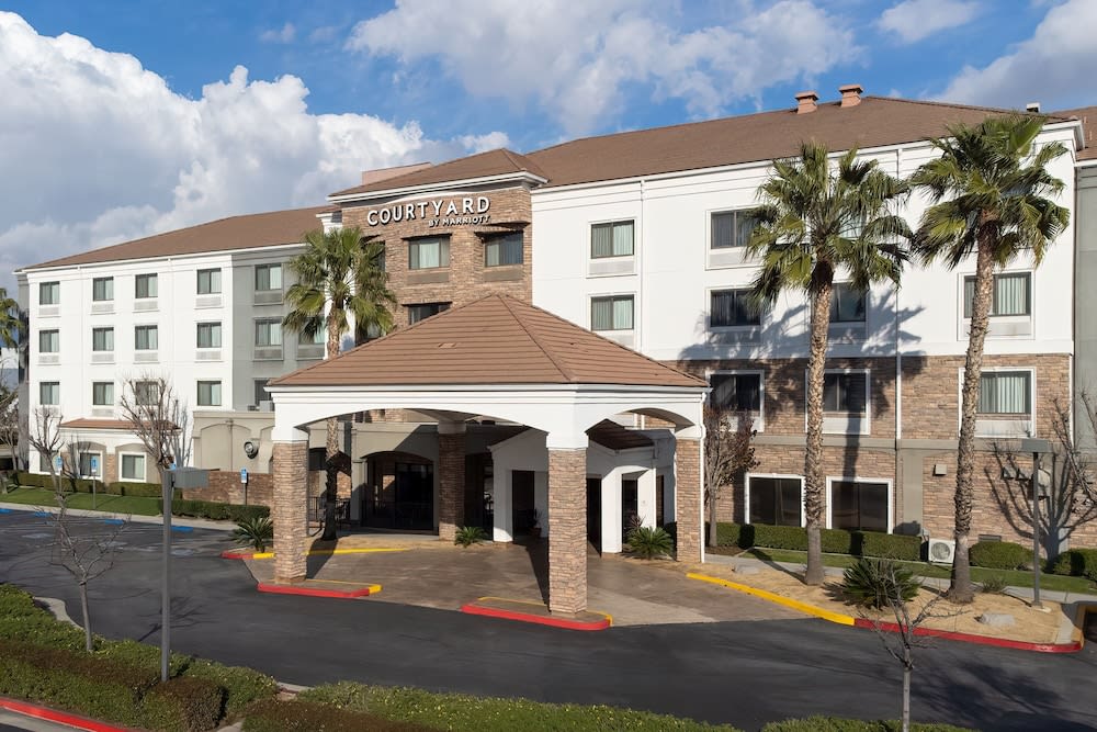 Courtyard by Marriott Ontario Rancho Cucamonga 1