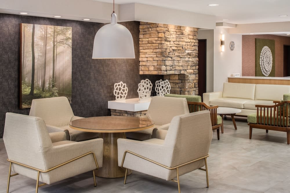 Fairfield Inn & Suites by Marriott Portland Airport 1