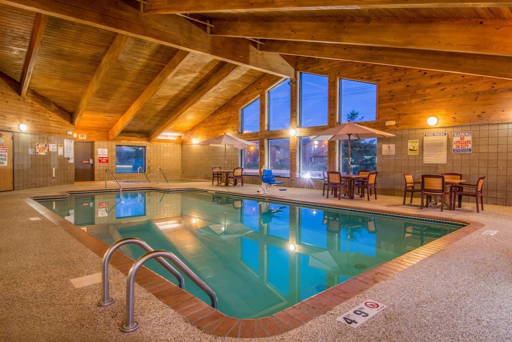 AmericInn by Wyndham Ames 1