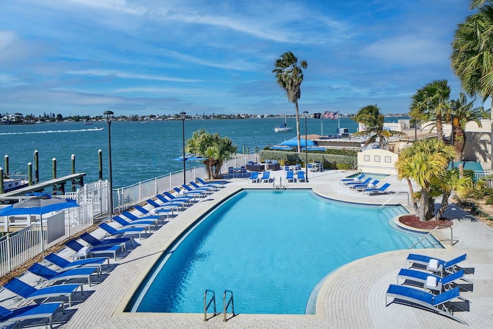 Courtyard St. Petersburg Clearwater/Madeira Beach 1