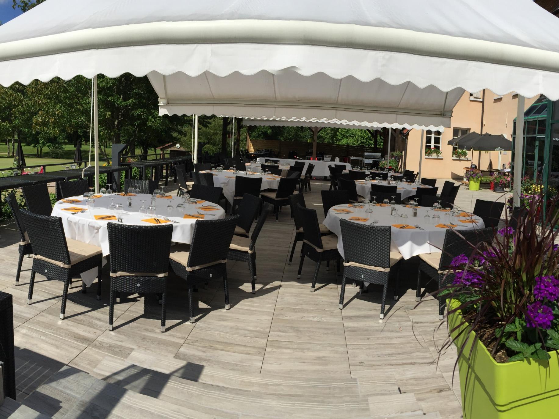 Logis Hôtel Golf Le Domaine Du Val De Sorne 2