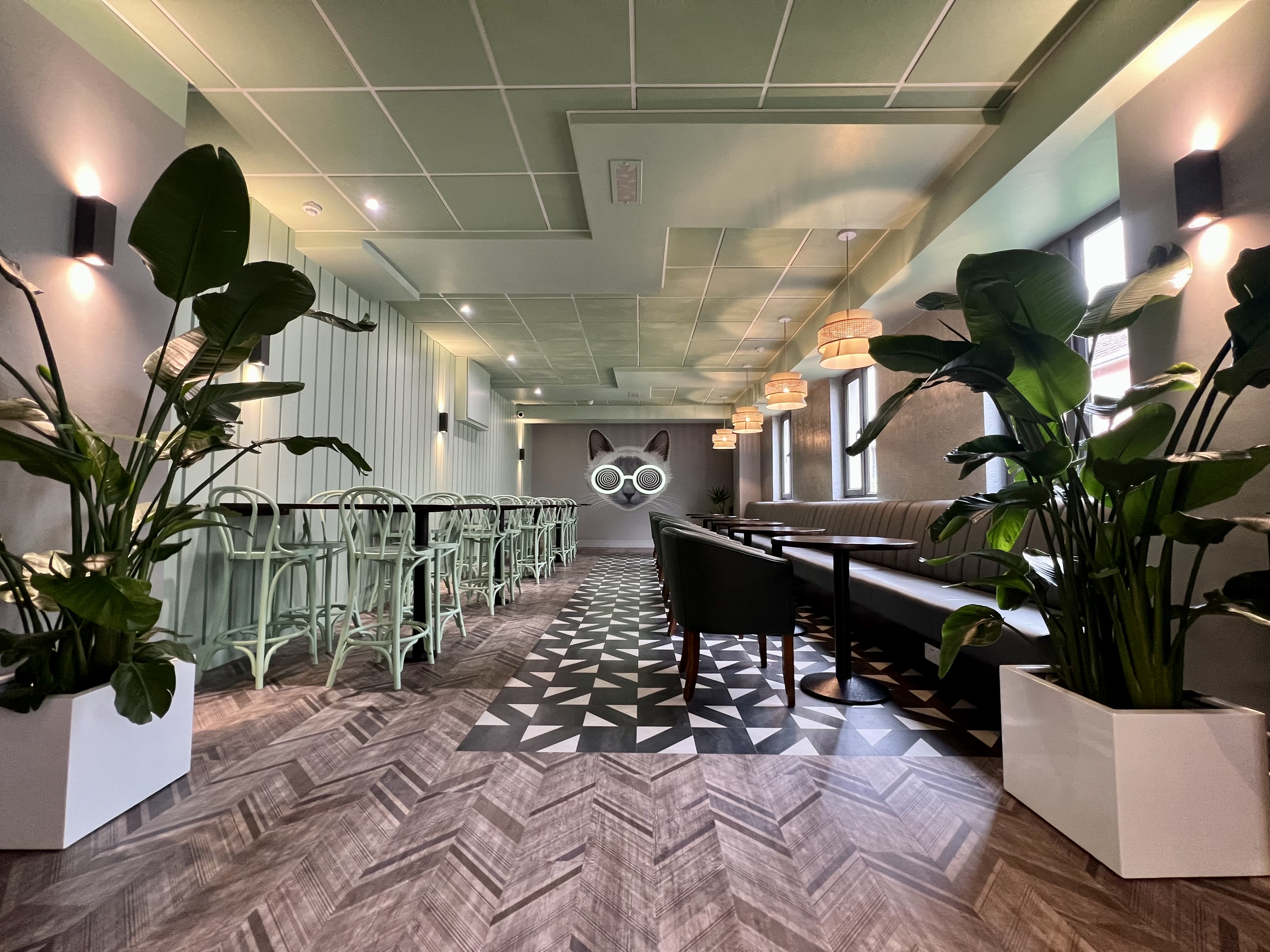 Kinlay Hostel Eyre Square 3