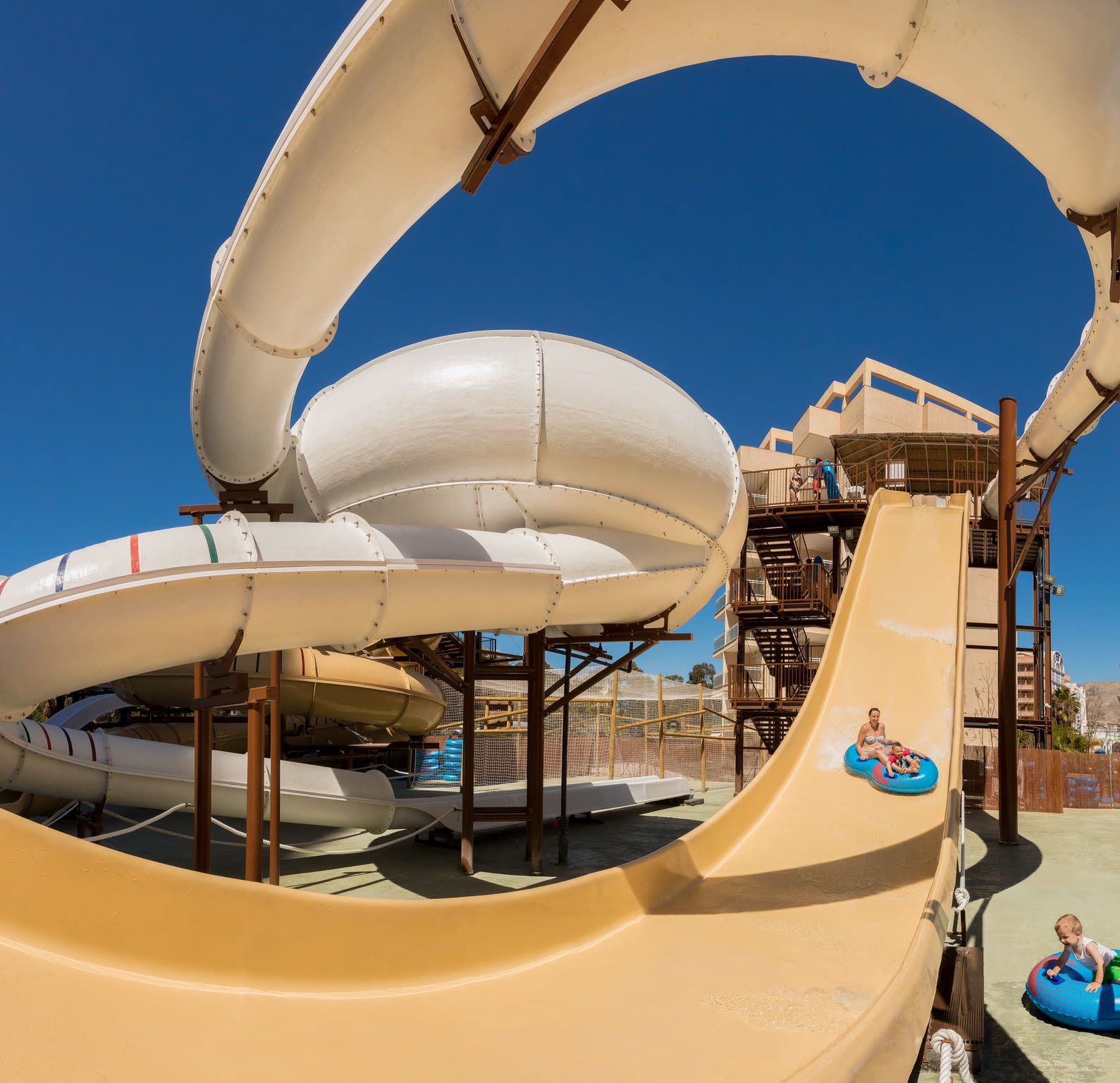 Magic Tropical Splash 1