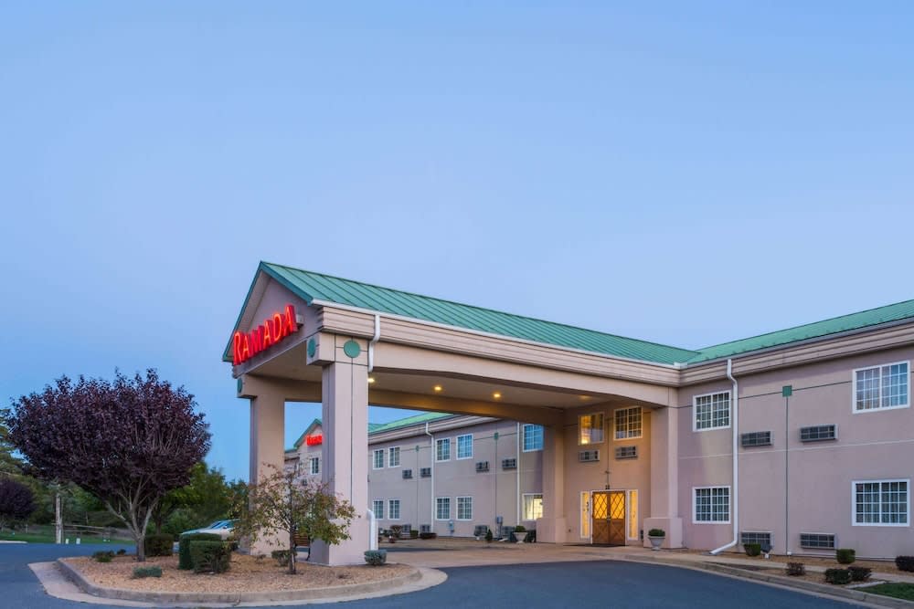Ramada by Wyndham Strasburg - Shenandoah Valley 1