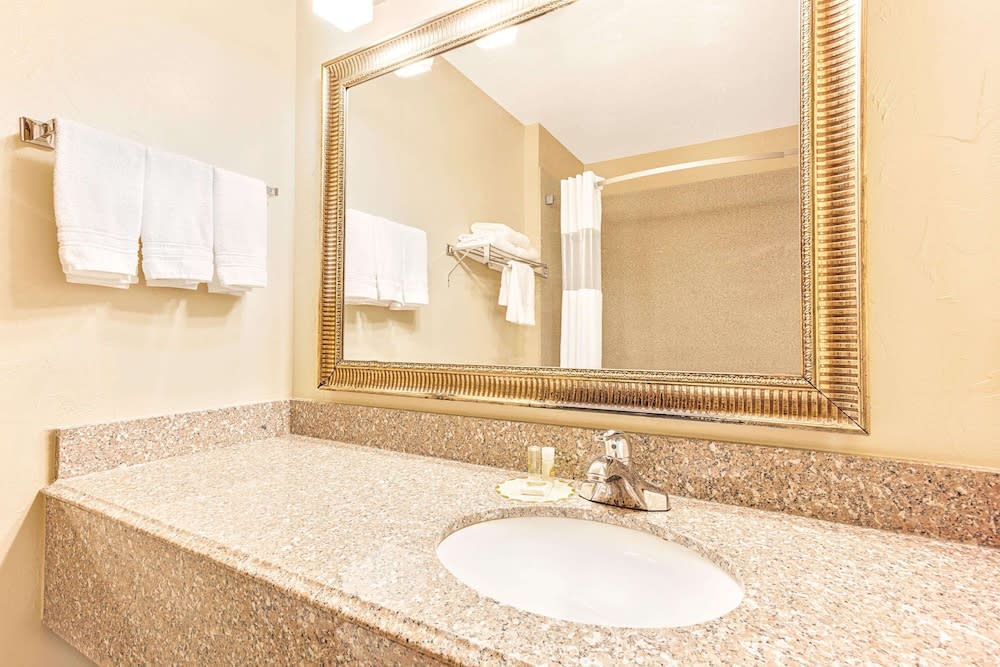 Days Inn by Wyndham Oklahoma City 1