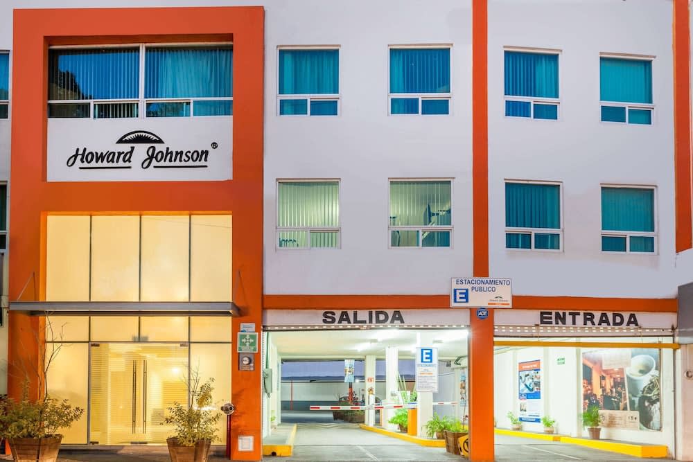 Howard Johnson Leon Avenida 1