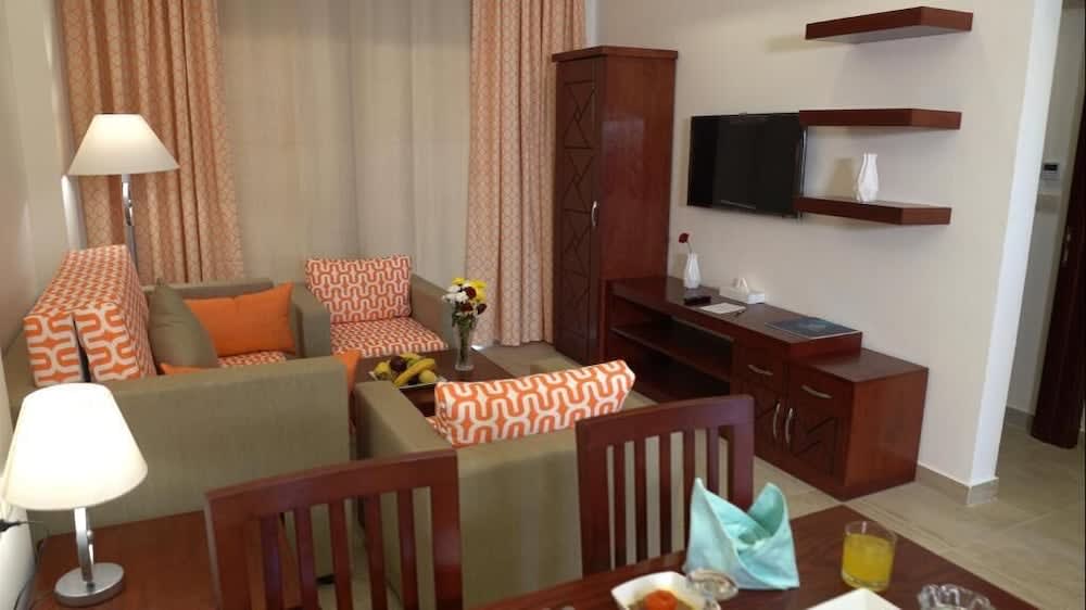 Oyster Bay Beach Suites 2