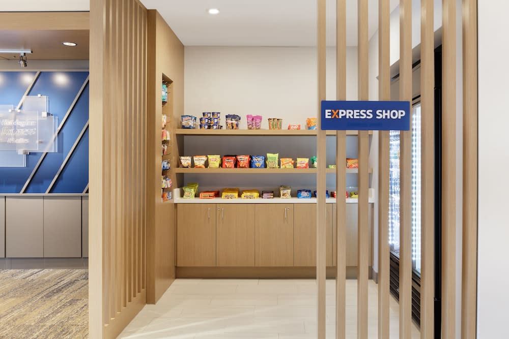 Holiday Inn Express & Suites PORT WASHINGTON by IHG 2