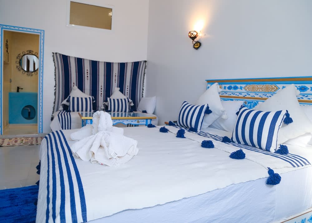 CASA BLUE PEARL 1