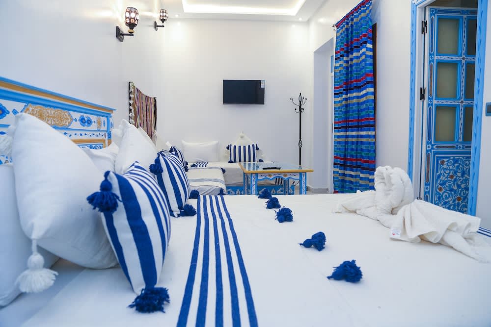 CASA BLUE PEARL 2