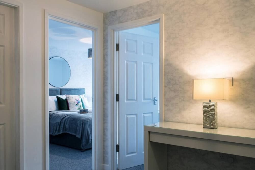 2 Bedroom Apt Leamington Spa 2