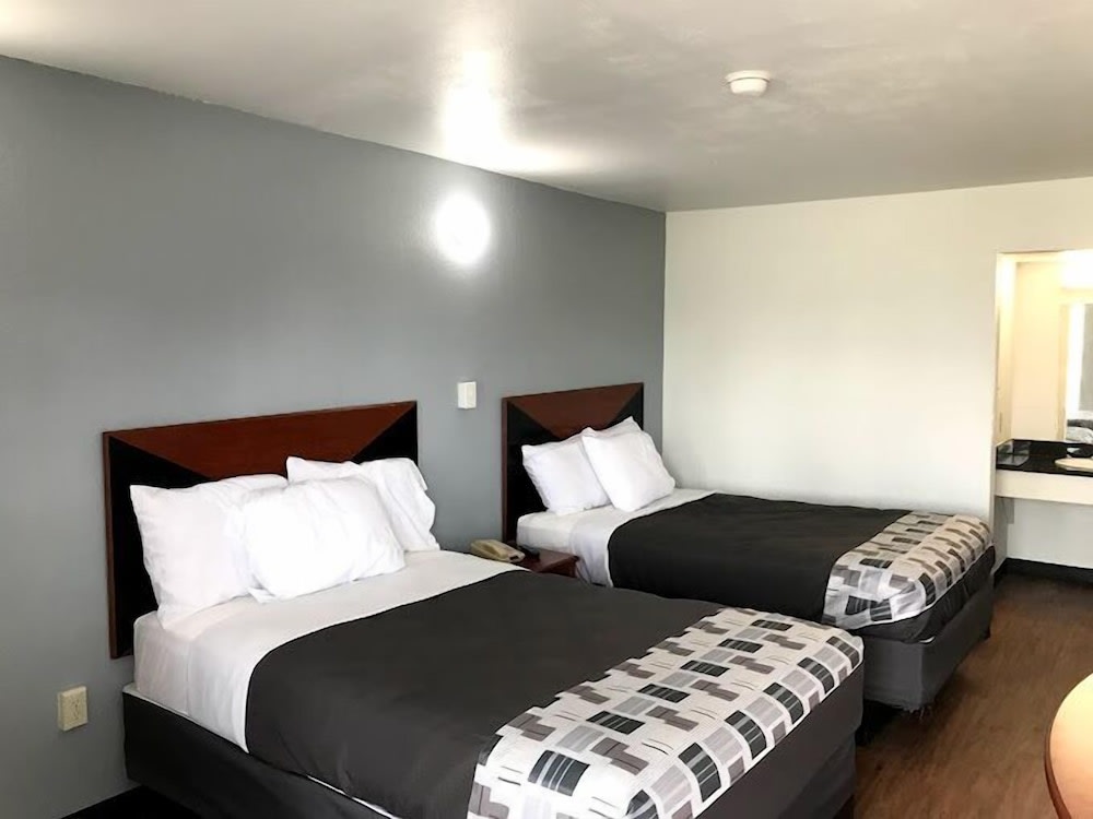 Regency Inn 2