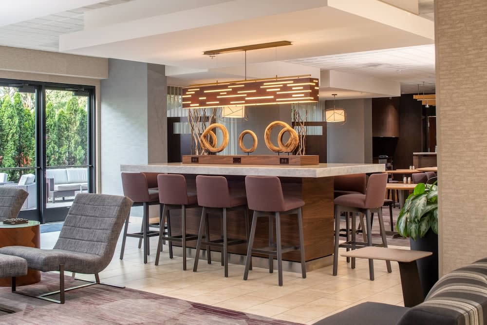 Courtyard by Marriott Portland Airport 1