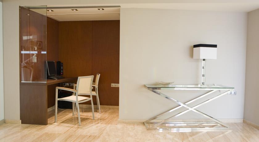 Hotel y Apartamentos Conilsol 2